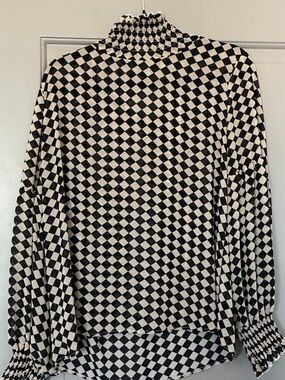 Jester Style, Black & Cream Checkered Top